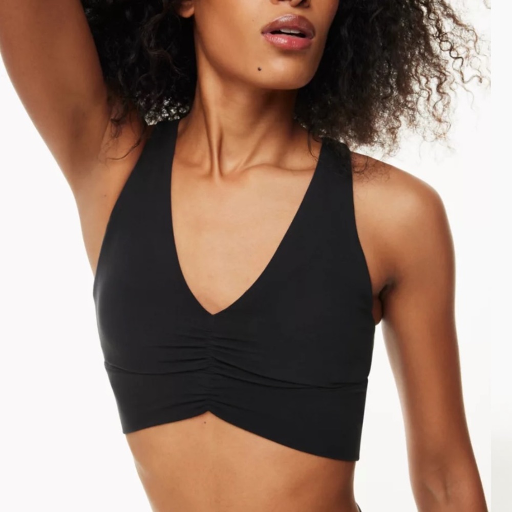 ARITZIA TNABUTTER VOLLEY SPORTS BRA